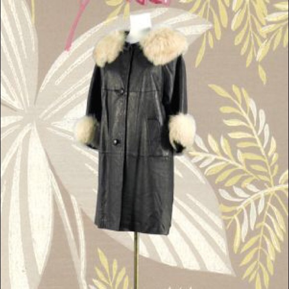 Fantastically mod leather and fur coat - Picture 1 of 7